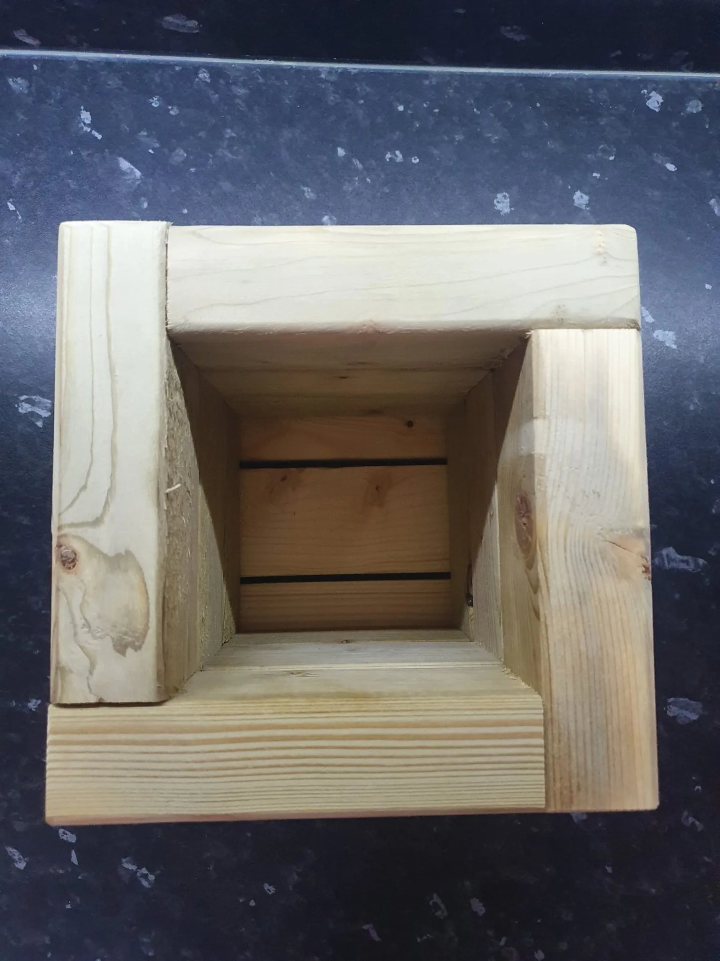 HAND MADE SQUARE WOODEN GARDEN PLANTER PLANT POT 20CM X 20CM