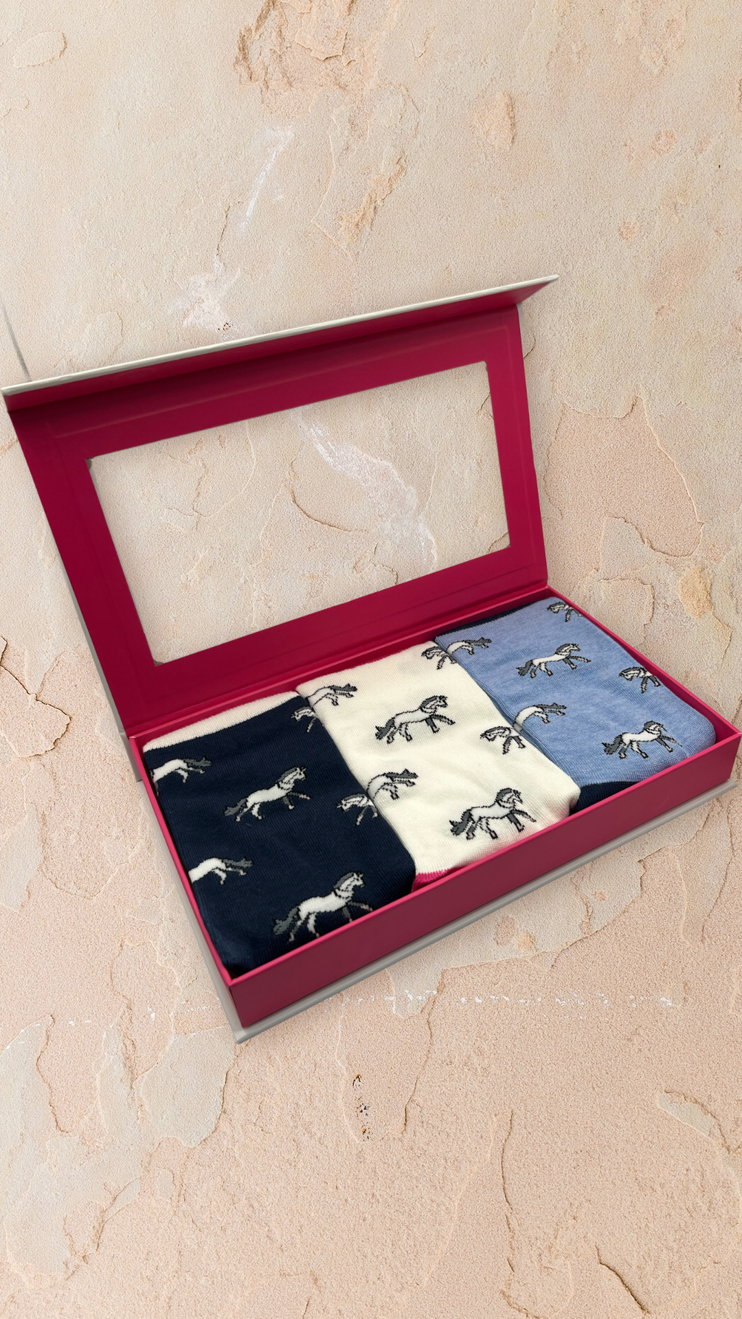 House of Tweed Ladies Luxury Bamboo Socks (3-Pair Gift Set) Style Horses