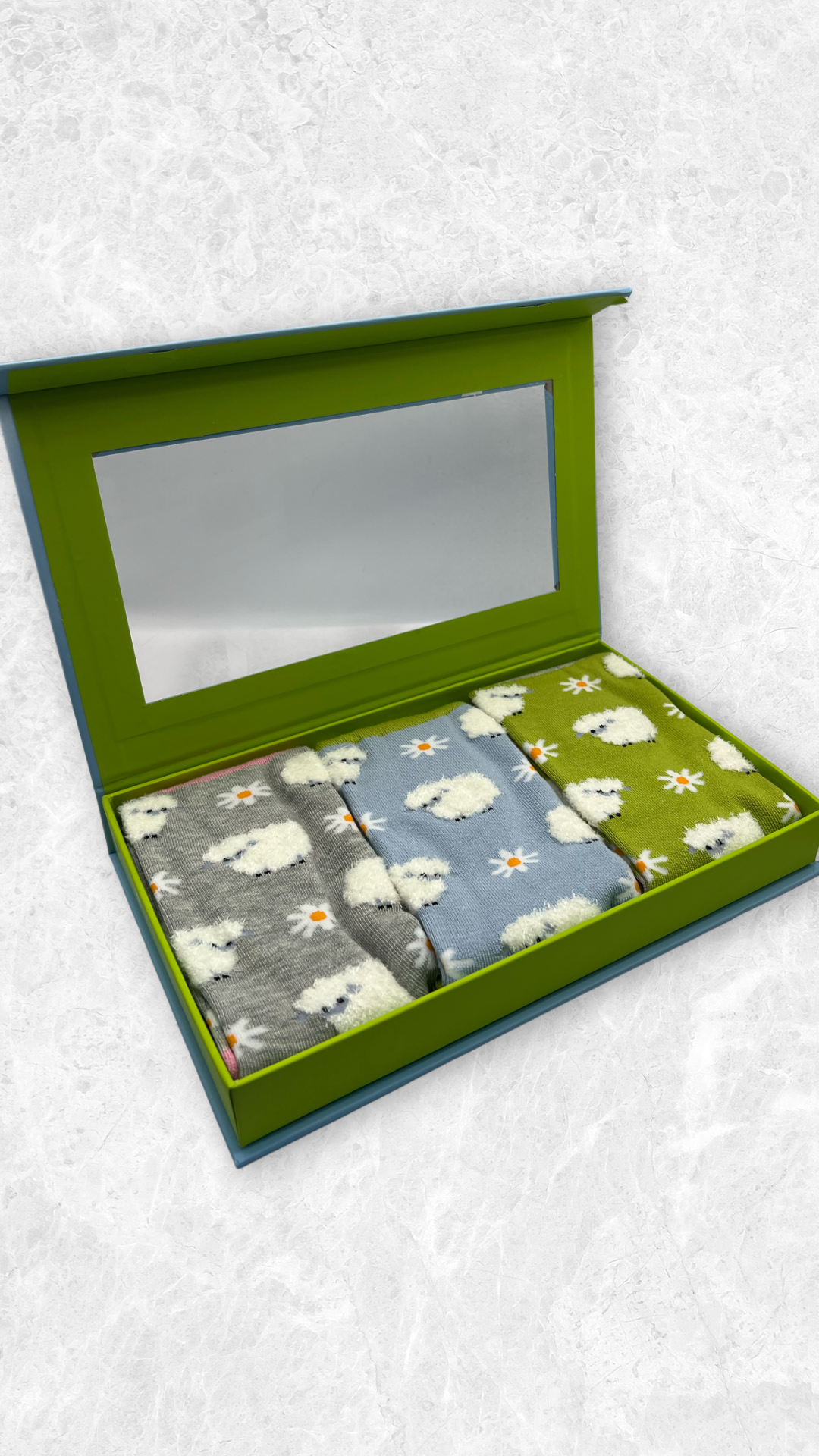 House of Tweed Ladies Luxury Bamboo Socks (3-Pair Gift Set) Style Sheep