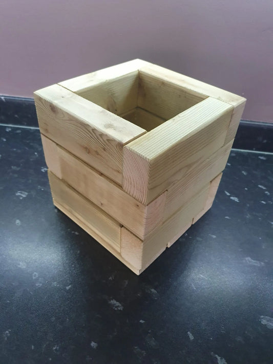 HAND MADE SQUARE WOODEN GARDEN PLANTER PLANT POT 20CM X 20CM